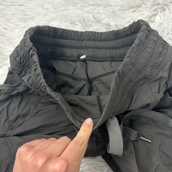 Lululemon Cargo Style Shorts - Picture 6 of 8